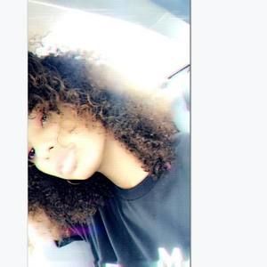 Meet your Posher, Emvly